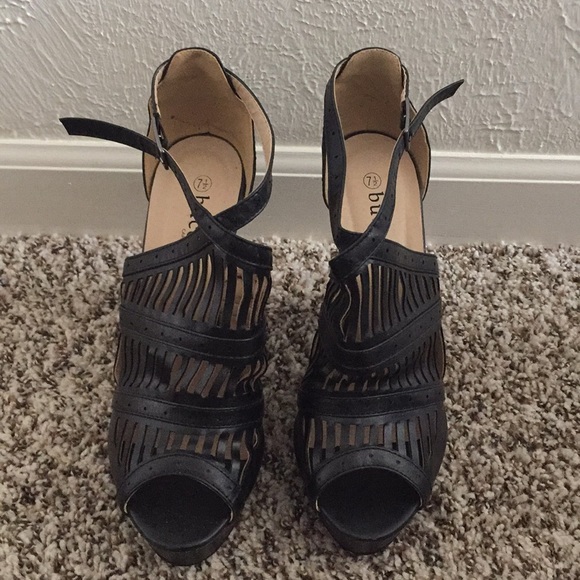 Black Heels - Picture 2 of 3